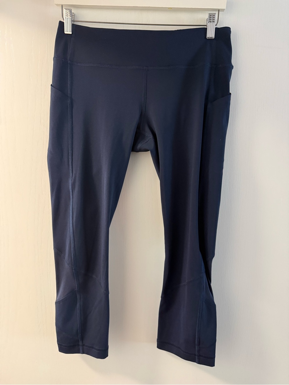 Lululemon Navy leggings with pockets size 8